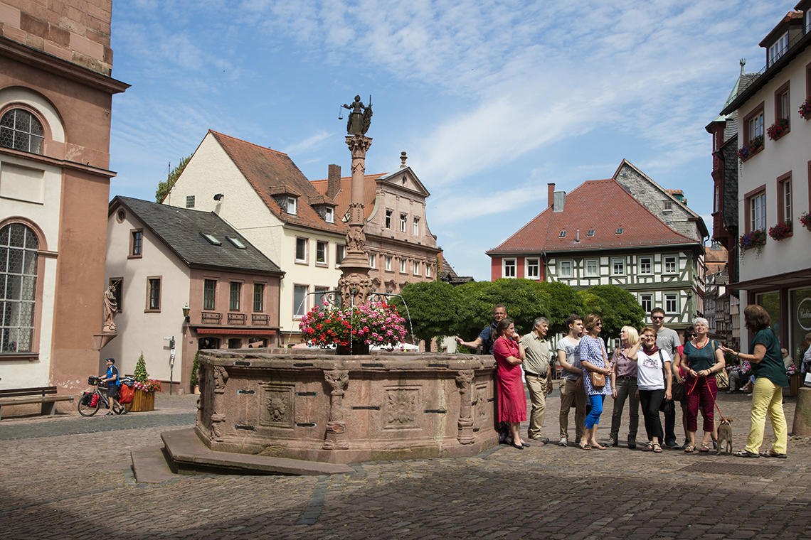 06_drei-am-main_holger-leue_miltenberg-marktplatz.jpg