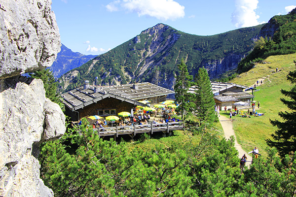 1631005147schlegelmulde-ausblick-sommer-fels_web.jpg